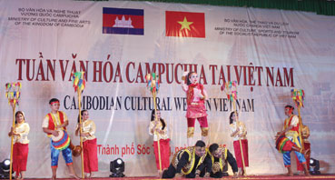 ចំណាប់អារម្មណ៍សប្តាហ៍វប្បធម៌កម្ពុជានៅវៀតណាម