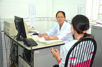 Điều trị ARV - Giải pháp hữu hiệu 
trong phòng chống HIV/AIDS