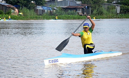 An Giang chú trọng phát triển đua thuyền hiện đại