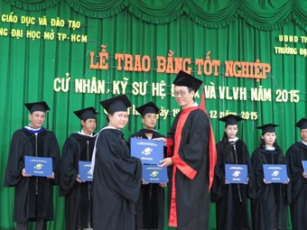 Thêm 181 tân kỹ sư, cử nhân hệ đào tạo từ xa, vừa làm vừa học