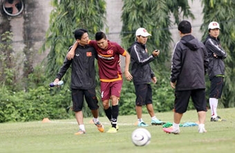 Cầu thủ chấn thương  
trách nhiệm chỉ của Miura?