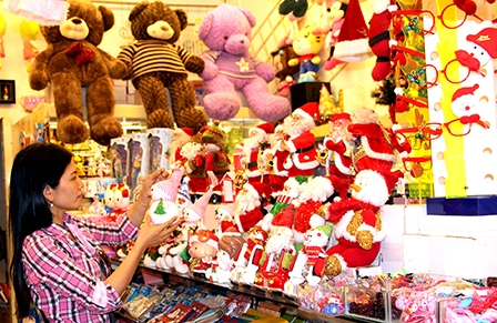 Sôi động thị trường mùa Giáng sinh