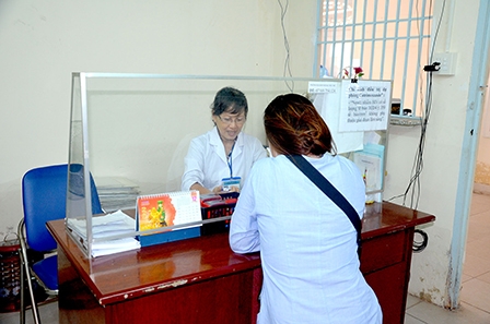 Điều trị ARV sớm - lợi cả đôi đường