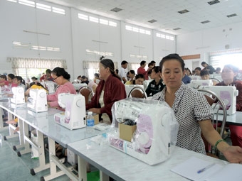 TẬP ĐOÀN PHILIP MORRIS INTERNATIONAL VÀ NHỮNG DỰ ÁN NHÂN ĐẠO