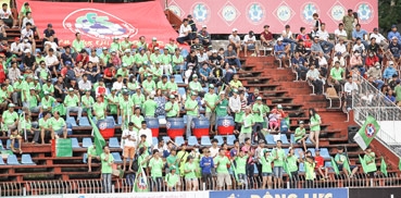 Tìm lại “khán đài”