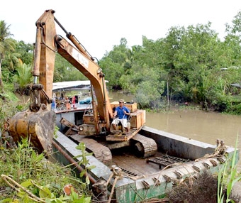 Phát huy hiệu quả hệ thống 
đê bao sản xuất nông nghiệp