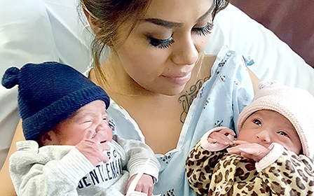 Cặp sinh đôi khác năm !