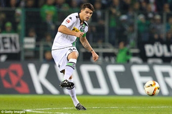 Granit Xhaka  “Bastian Schweinsteiger” mới