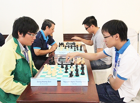 Có “vua” lẫn “hậu”