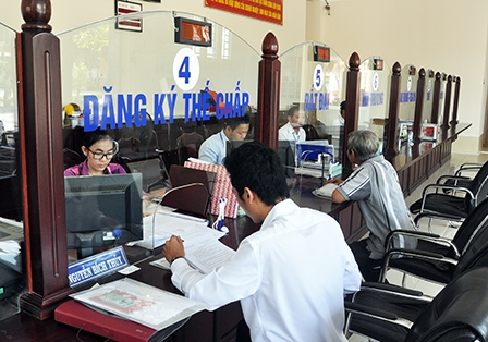 TẬP TRUNG THAM MƯU 
TẠO CHUYỂN BIẾN MẠNH MẼ 
TRÊN NHIỀU MẶT CÔNG TÁC
