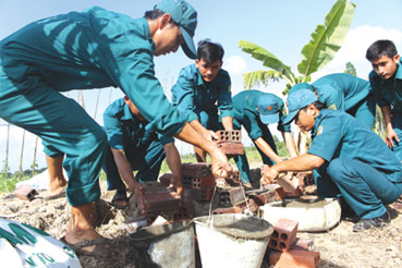 TỰ HÀO TIẾP BƯỚC CHA ANH