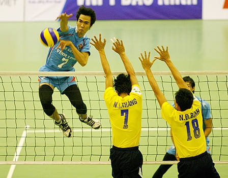 Cuộc đua khắc nghiệt của sân chơi chuyên nghiệp