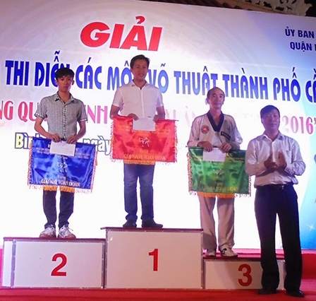 Bế mạc giải Lân  Sư  Rồng và thi diễn các môn 

võ thuật TP Cần Thơ năm 2016