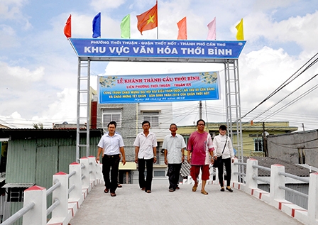 TẬP TRUNG LÃNH ĐẠO ĐƯA NGHỊ QUYẾT CỦA ĐẢNG VÀO CUỘC SỐNG