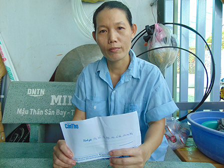 Trao tiền từ thiện