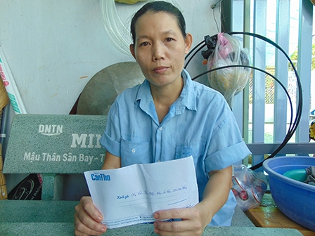 Trao tiền từ thiện