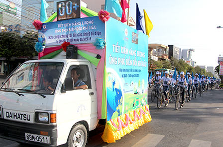 ĐỂ CỘNG ĐỒNG TIẾT KIỆM NĂNG LƯỢNG, BẢO VỆ MÔI TRƯỜNG