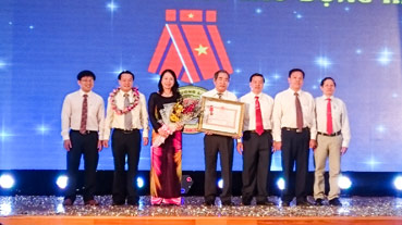 Sao Mai vững bước trên đường hội nhập