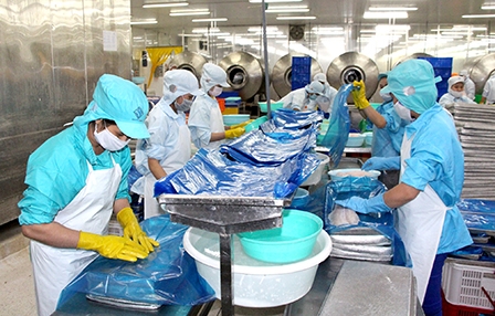 Gặp khó ngay trên “sân nhà”!