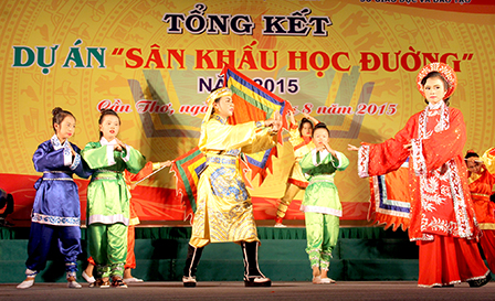 Cải lương gặp khó