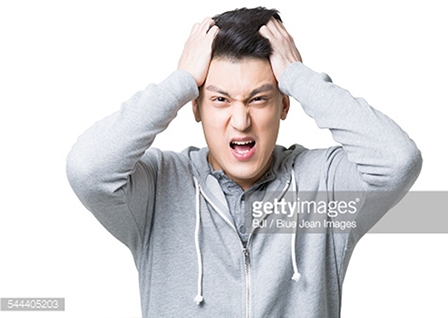 Thái độ thù địch và stress lúc trẻ ảnh hưởng đến trí nhớ về sau