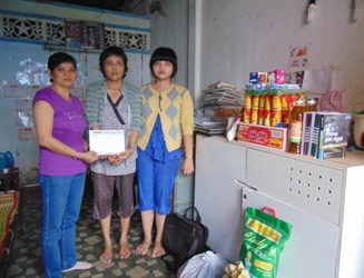 TRAO TIỀN TỪ THIỆN