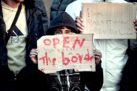 Phe cực hữu Đức muốn trưng cầu 
dân ý như ở Anh