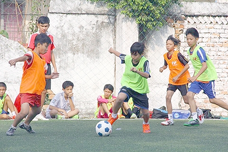 Ươm mầm tài năng Bóng đá