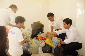 HỌC TẬP VÀ RÈN LUYỆN THEO GƯƠNG BÁC