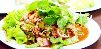 Món ăn mang lại may mắn 
đầu năm