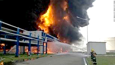 Trung Quốc điều tra vụ học sinh 
gần các nhà máy hóa chất bị nhiễm độc