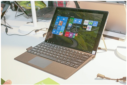 Acer ra mắt bản sao Surface làm mát bằng chất lỏng