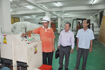 TẬP TRUNG CỦNG CỐ TỔ CHỨC ĐẢNG TRONG CÁC DOANH NGHIỆP