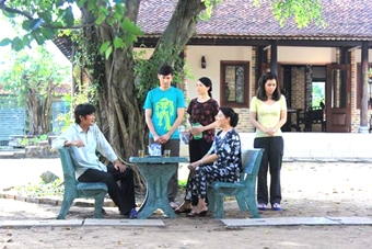“Con anh, con em, con chúng ta” và nỗi lòng cha mẹ