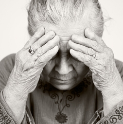 Người lớn tuổi bị trầm cảm dễ phát triển chứng mất trí nhớ