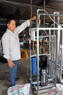 BẾN TRE: Nông dân tự đầu tư máy lọc nước mặn thành nước ngọt
