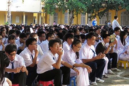 Đang cơn bĩ cực...