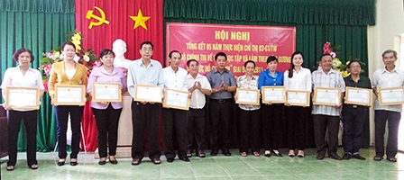 TIẾP TỤC NHÂN RỘNG NHỮNG ĐIỂN HÌNH 
HỌC TẬP VÀ LÀM THEO GƯƠNG BÁC