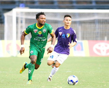 Oseni lập cú đúp, Cần Thơ thắng đậm