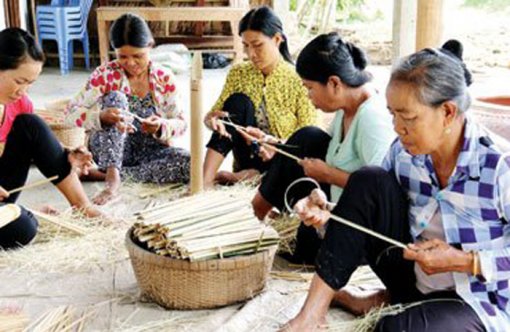 ឧបត្ថម្ភជនជាតិភាគតិចអភិវឌ្ឍសេដ្ឋកិច្ចគ្រួសារ