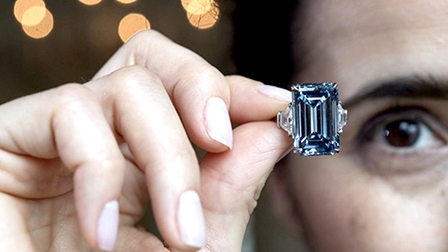 Viên kim cương xanh đắt giá nhất thế giới