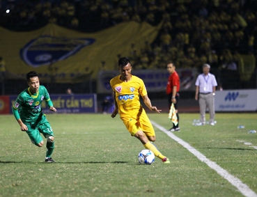 “Chung kết” lượt đi