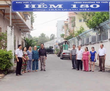 Lan tỏa phong trào 
“làm theo” gương Bác