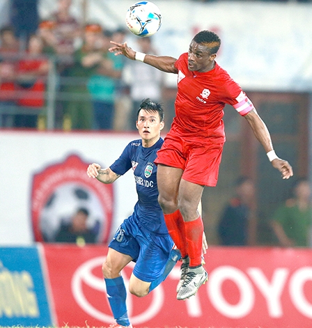 Cầu thủ nhập tịch “ra rìa”