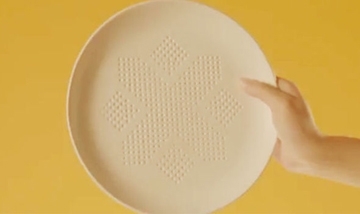 Dĩa hút dầu mỡ từ thức ăn giúp phòng chống béo phì