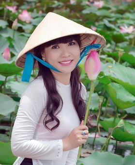 Chọn thơ song hành trong cuộc mưu sinh nhưng không dùng thơ để mưu sinh