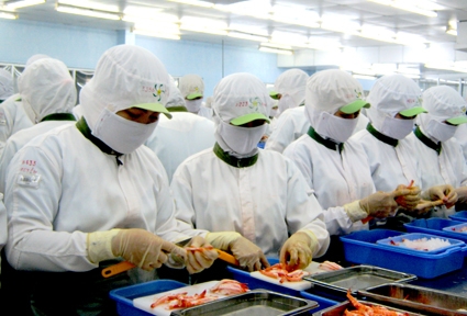 DOANH NGHIỆP BẮT CHẶT TAY NÔNG DÂN