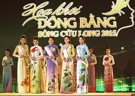 Danh hiệu và gì nữa?