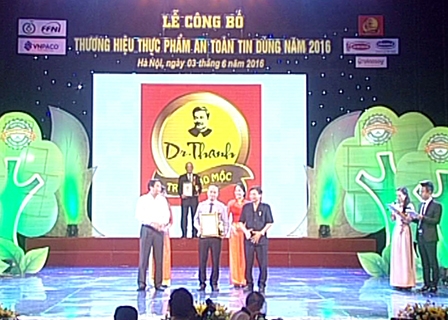 Tân Hiệp Phát được vinh danh Thương hiệu thực phẩm an toàn tin dùng 2016