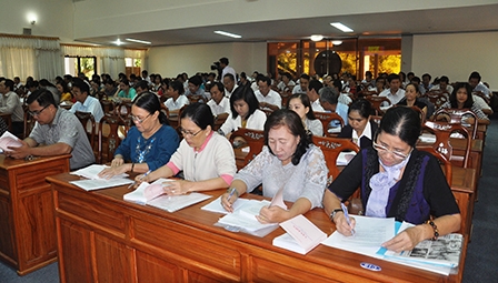 HƠN 250 VĂN NGHỆ SĨ, TRÍ THỨC, NHÀ KHOA HỌC,
PHÓNG VIÊN VÀ BIÊN TẬP VIÊN BÁO, ĐÀI HỌC TẬP,
QUÁN TRIỆT NGHỊ QUYẾT ĐẠI HỘI XII CỦA ĐẢNG